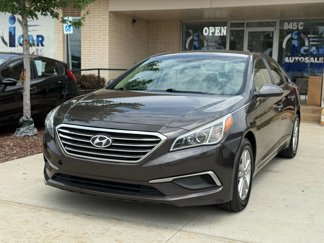 Used 2017 Hyundai Sonata SE image 1