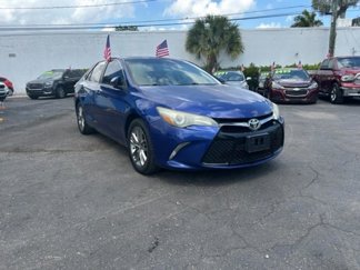Used 2016 Toyota Camry SE image 1