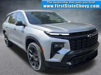 New 2025 Chevrolet Traverse RS w/ LPO, Floor Liner Package image 1