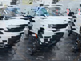 New 2025 Jeep Grand Cherokee L Laredo image 1
