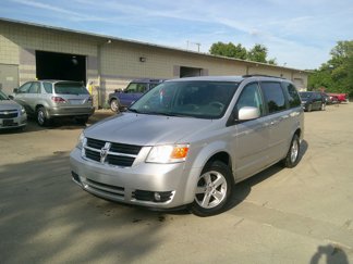 Used 2010 Dodge Grand Caravan SXT image 1