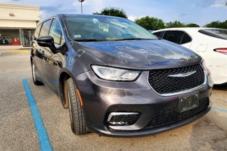 Used 2023 Chrysler Pacifica Touring-L image 1