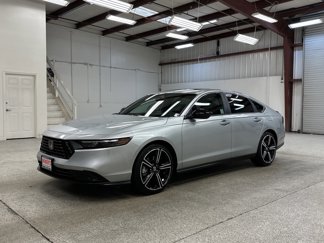 Used 2025 Honda Accord Sport image 1