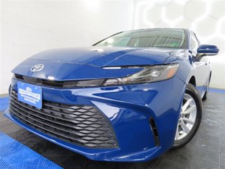 Used 2025 Toyota Camry LE image 1