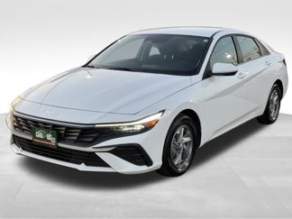 Used 2024 Hyundai Elantra SE image 1