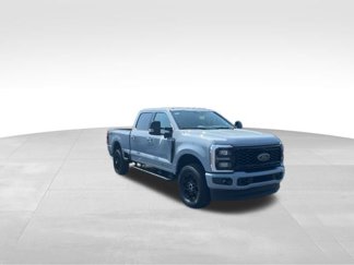 Used 2025 Ford F250 Lariat w/ Black Appearance Package image 1