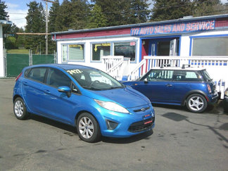 Used 2013 Ford Fiesta SE image 1