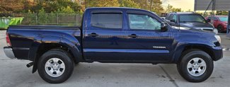 Used 2013 Toyota Tacoma w/ SR5 Package image 1
