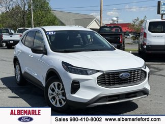 Used 2024 Ford Escape Active image 1