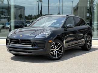Certified 2025 Porsche Macan image 1