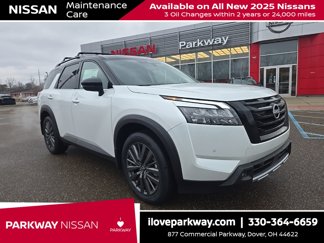 New 2025 Nissan Pathfinder SL w/ SL Premium Package image 1