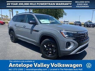 New 2025 Volkswagen Atlas Peak Edition SE image 1