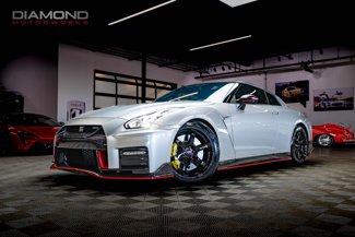 Used 2018 Nissan GT-R NISMO image 1
