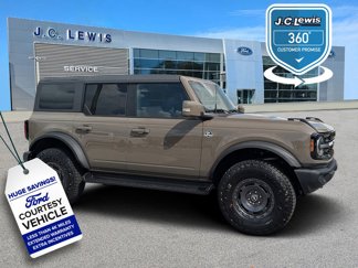 New 2025 Ford Bronco Outer Banks image 1