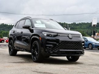 New 2025 Volkswagen Tiguan SE R-Line image 1