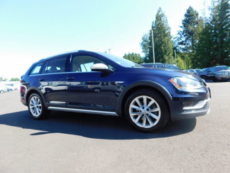 Used 2017 Volkswagen Golf Alltrack S image 1