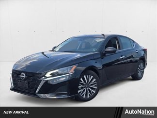 Used 2024 Nissan Altima 2.5 SV image 1