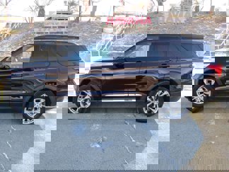 Certified 2022 Ford Explorer XLT w/ Equipment Group 202A image 1