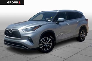 Used 2024 Toyota Highlander XLE image 1