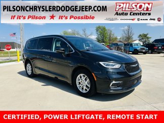 Used 2023 Chrysler Pacifica Touring-L image 1