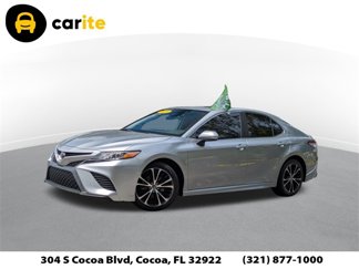 Used 2020 Toyota Camry SE image 1