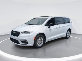 New 2026 Chrysler Pacifica Select image 1