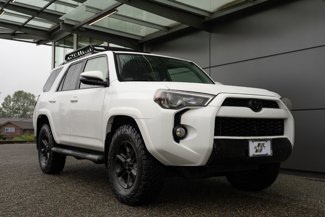Used 2017 Toyota 4Runner SR5 Premium image 1