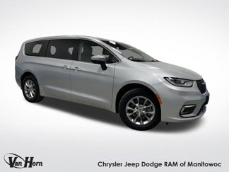 Used 2023 Chrysler Pacifica Touring-L image 1