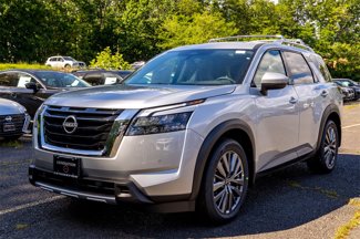 New 2025 Nissan Pathfinder SL w/ SL Premium Package image 1