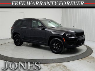 Used 2024 Jeep Grand Cherokee Altitude image 1