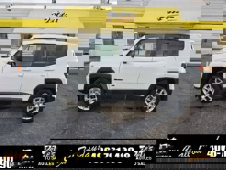 Used 2023 Jeep Renegade Latitude image 1
