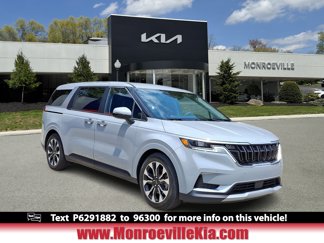 Used 2023 Kia Carnival EX image 1