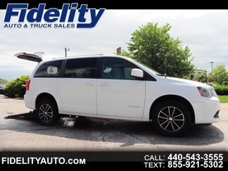 Used 2018 Dodge Grand Caravan GT image 1