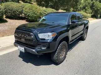 Used 2022 Toyota Tacoma TRD Off-Road image 1