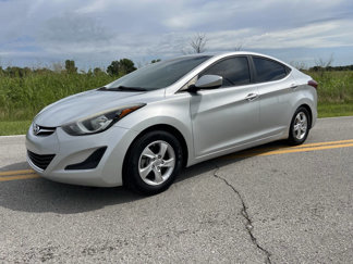 Used 2015 Hyundai Elantra SE image 1
