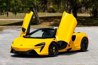 New 2025 McLaren Artura Spider image 1