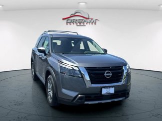 New 2025 Nissan Pathfinder SL image 1