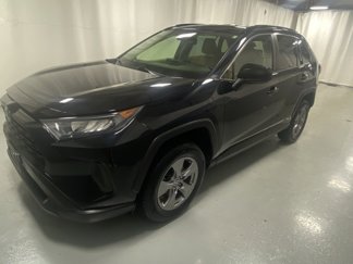 Used 2022 Toyota RAV4 LE image 1