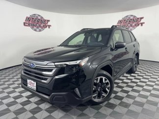 Used 2025 Subaru Forester Premium image 1