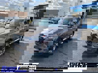 Used 2020 Hyundai Santa Fe SE image 1