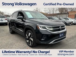 Certified 2024 Volkswagen Taos SEL image 1