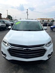 Used 2021 Chevrolet Traverse LT image 1