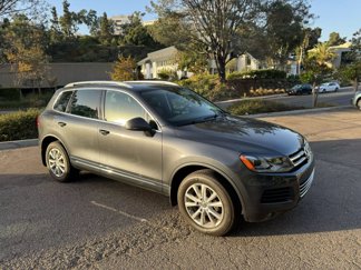 Used 2014 Volkswagen Touareg Sport image 1