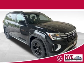 New 2025 Volkswagen Atlas Peak Edition SE image 1