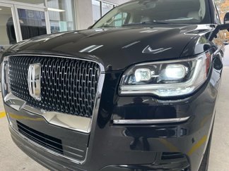 Used 2023 Lincoln Navigator Reserve image 1