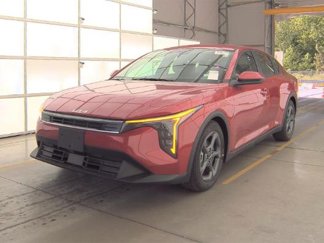 Used 2025 Kia K4 LXS image 1