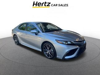 Used 2024 Toyota Camry SE image 1