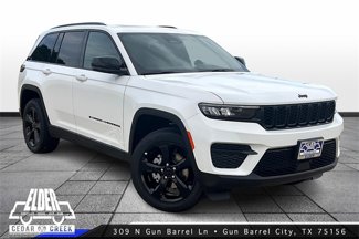 New 2025 Jeep Grand Cherokee Laredo image 1