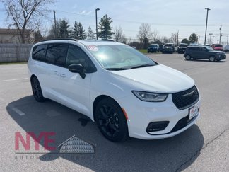 New 2024 Chrysler Pacifica Limited w/ S Appearance Package image 1