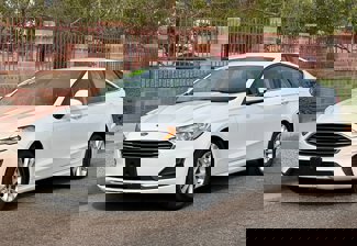 Used 2020 Ford Fusion SE image 1